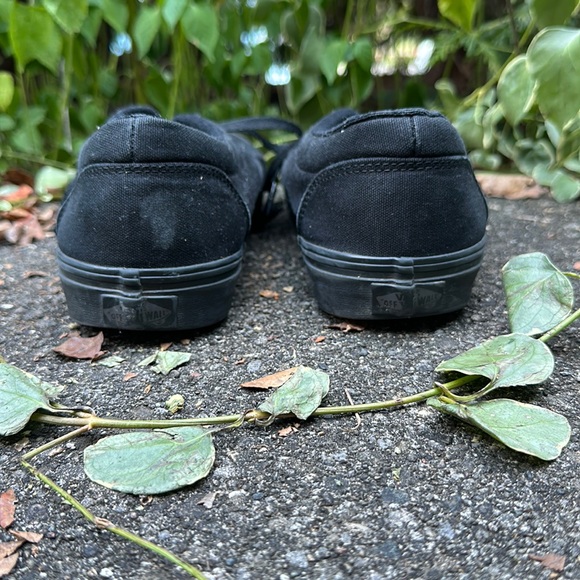 Vans Men's Classic Black Sneakers - Picture 3 of 16